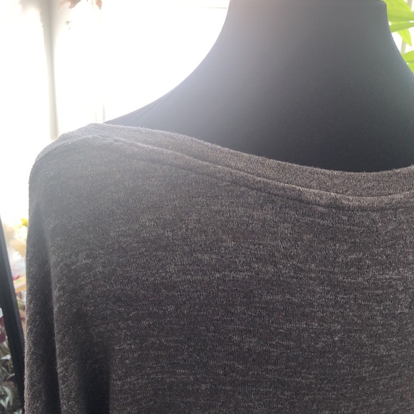 Gap Gray Casual Top - Picture 5 of 6